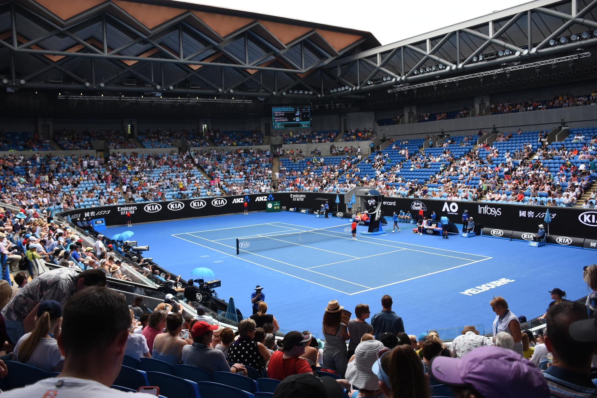 Rebecca Peterson och Johanna Larsson spelar båda på Margaret Court Arena i Melbourne Park i morgon.