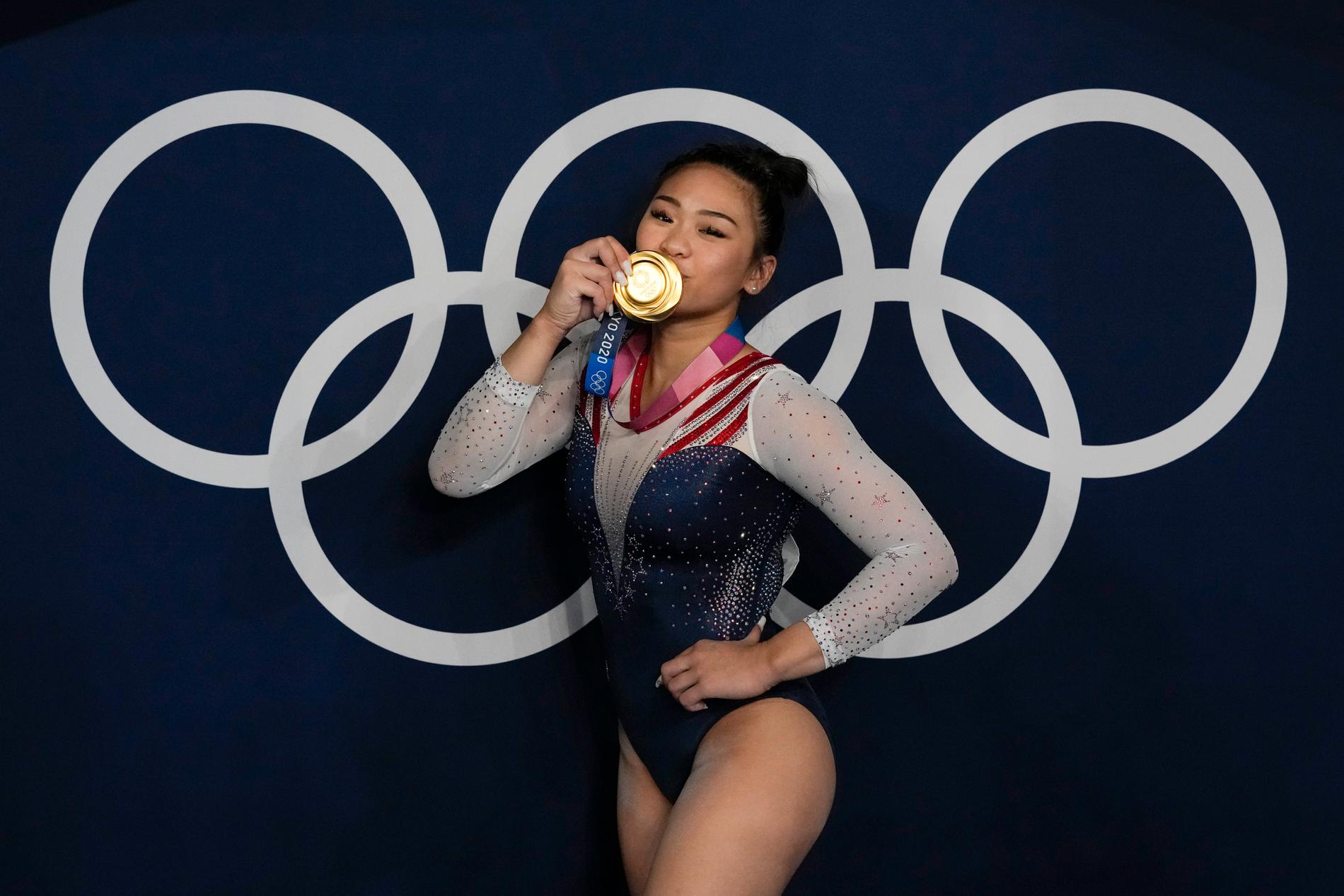 Sunisa Lee med sitt OS-guld. 