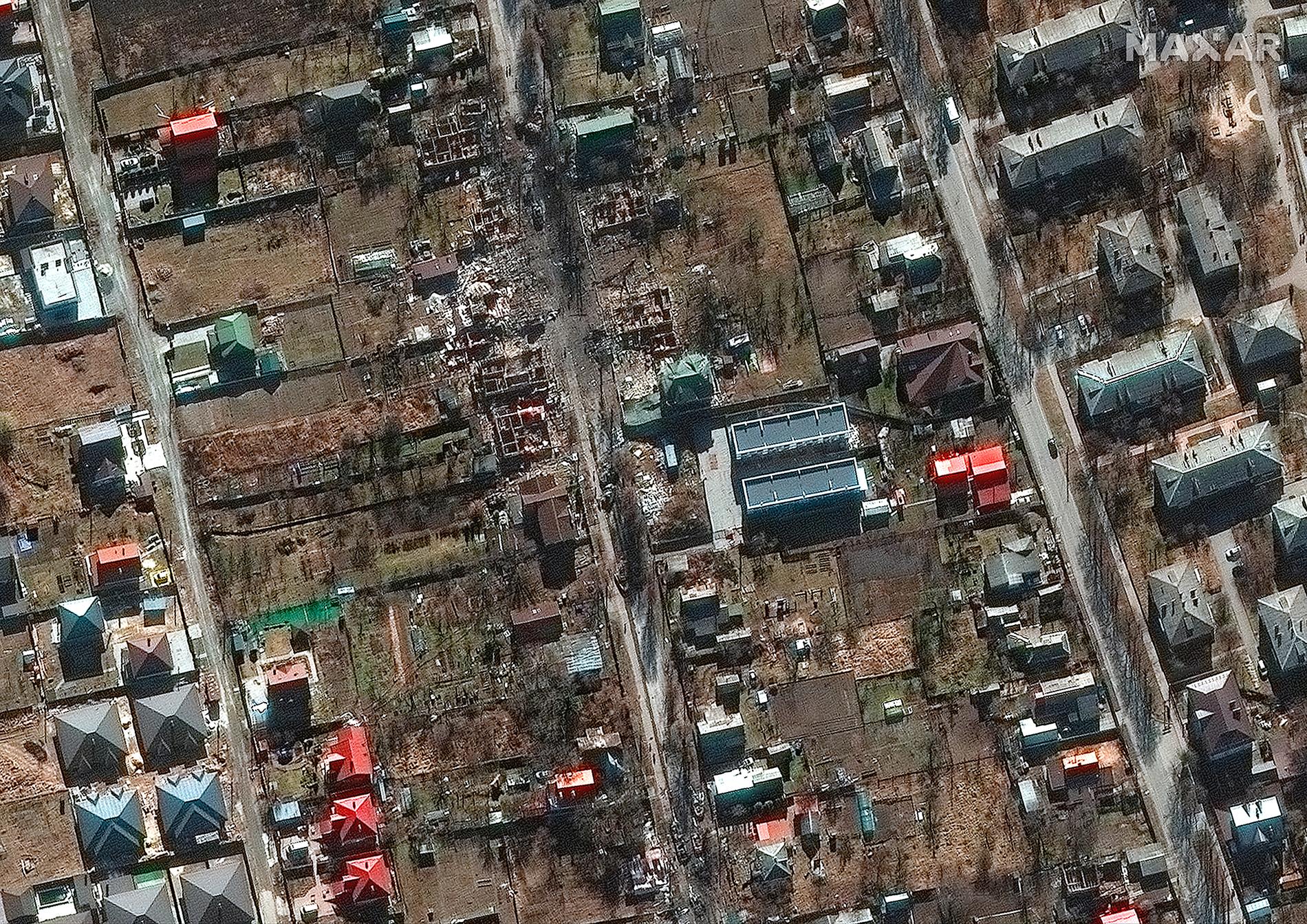 Totalförstörda hus och sönderbombade kvarter som nu ligger i ruiner i Butja.