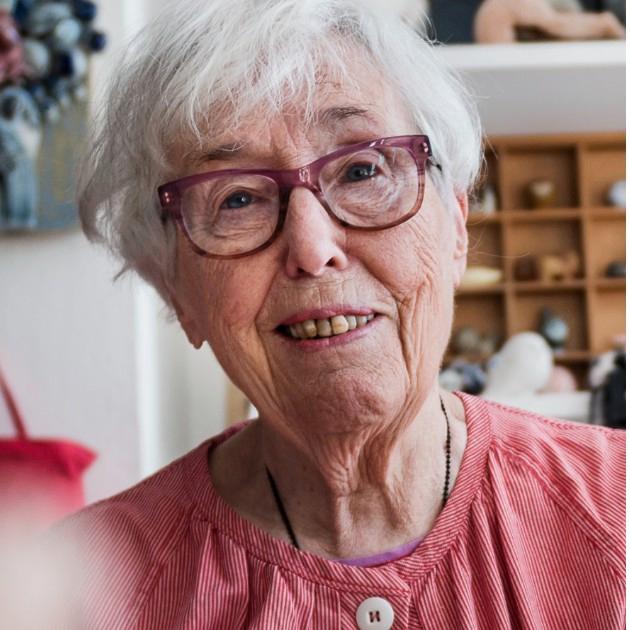 Lisa Larson är död – folkkäre keramikern blev 92 år gammal Lisa Larson är död – folkkäre keramikern blev 92 år gammal