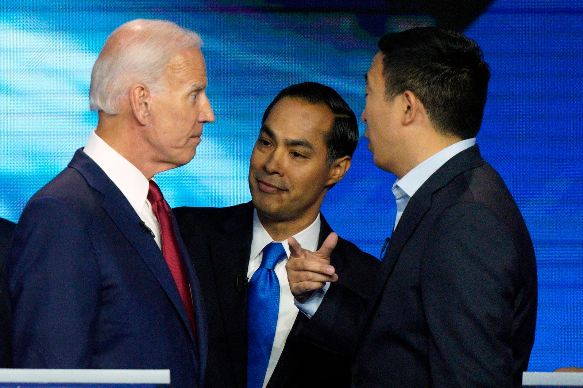 Julian Castro, före detta bostadsminister i Obamas regering, gick till hård attack mot Joe Biden. 