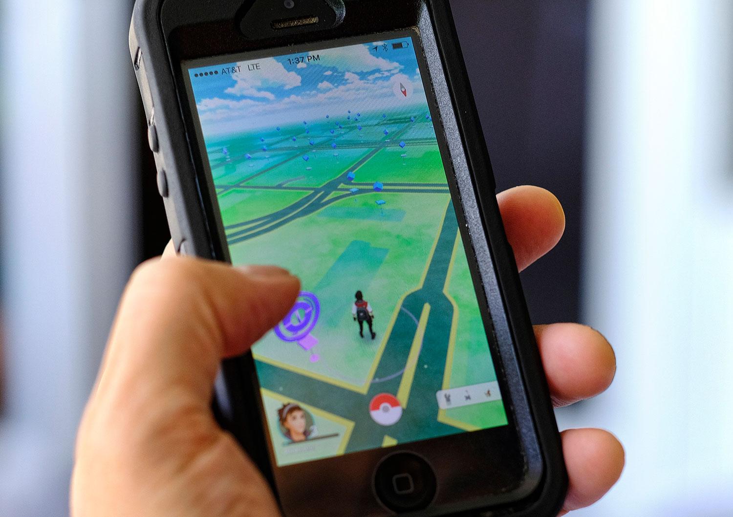 Nintendos nya mobilsspel Pokémon Go gör succé världen över.