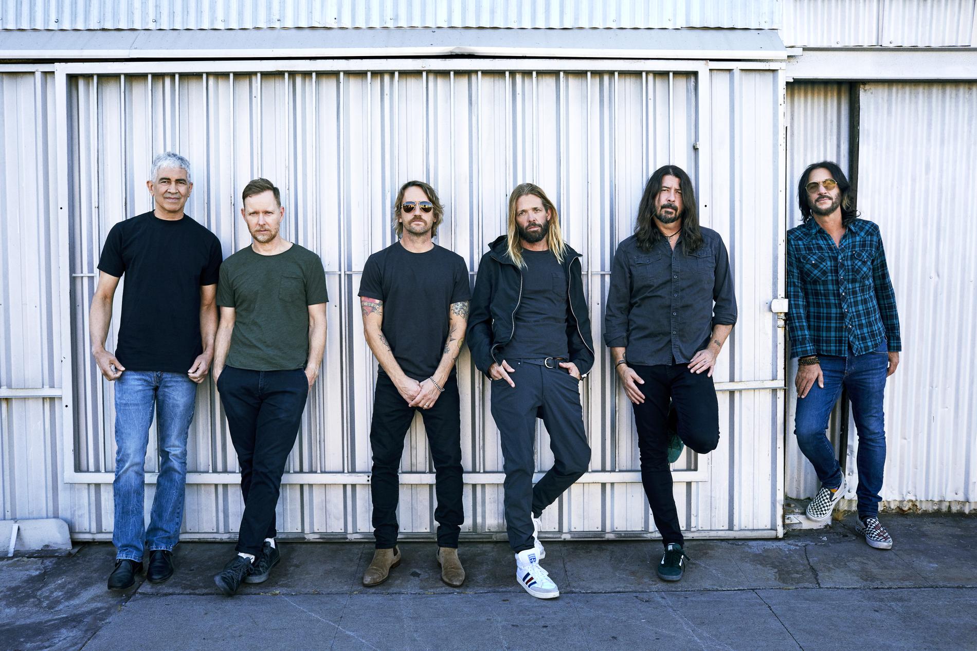 25 år in i karriären tar Foo Fighters ut svängarna rejält.