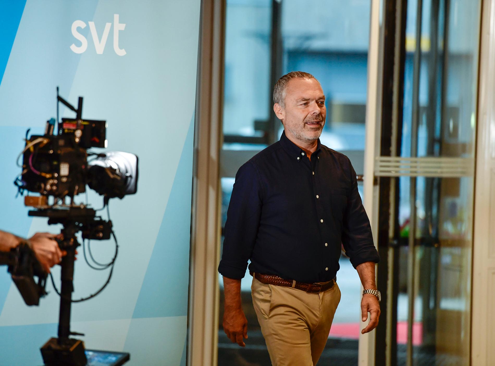 Liberalernas partiledare Jan Björklund (L) kommer till SVT:s partiledardebatt.