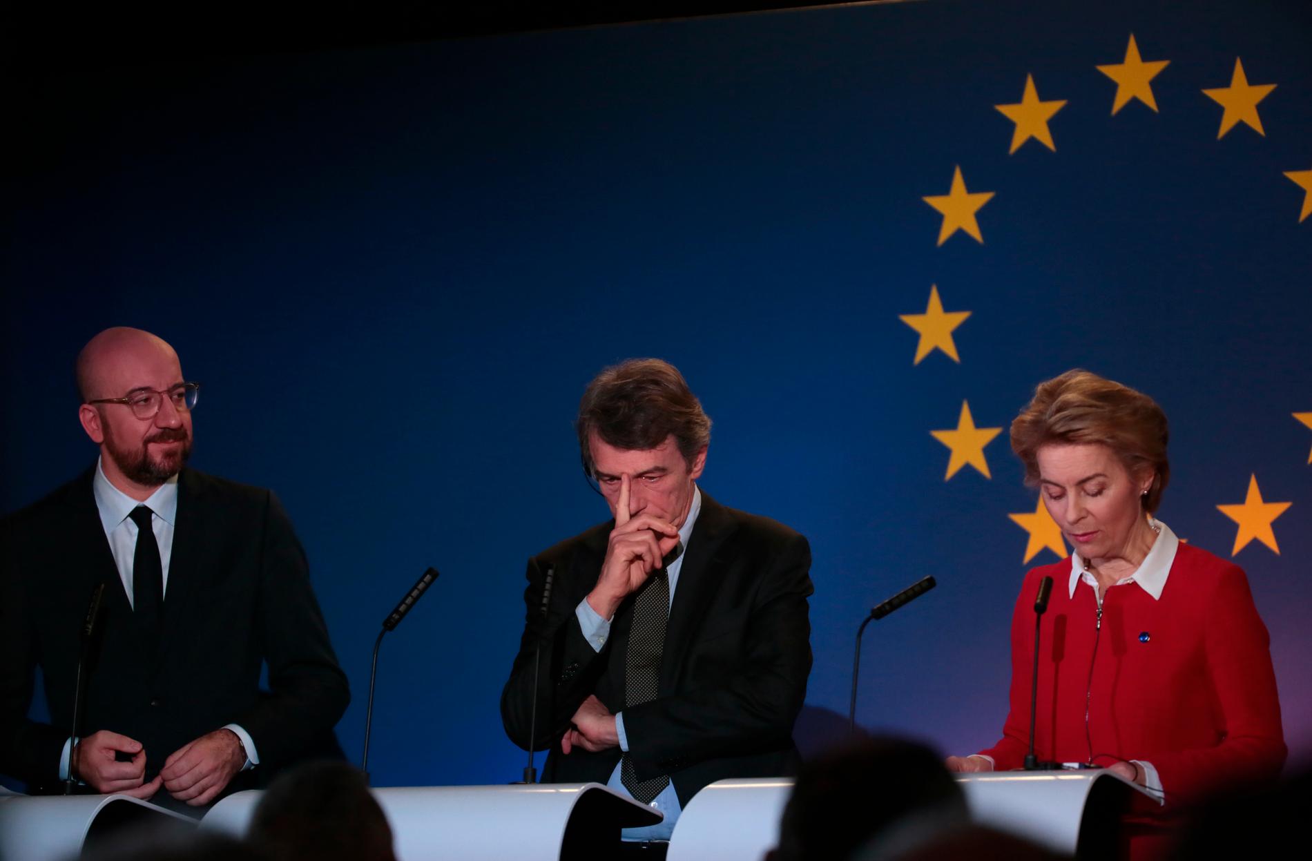 EU:s permanente rådsordförande Charles Michel, EU-parlamentets talman David Sassoli och EU-kommissionens ordförande Ursula von der Leyen håller presskonferens i Bryssel.