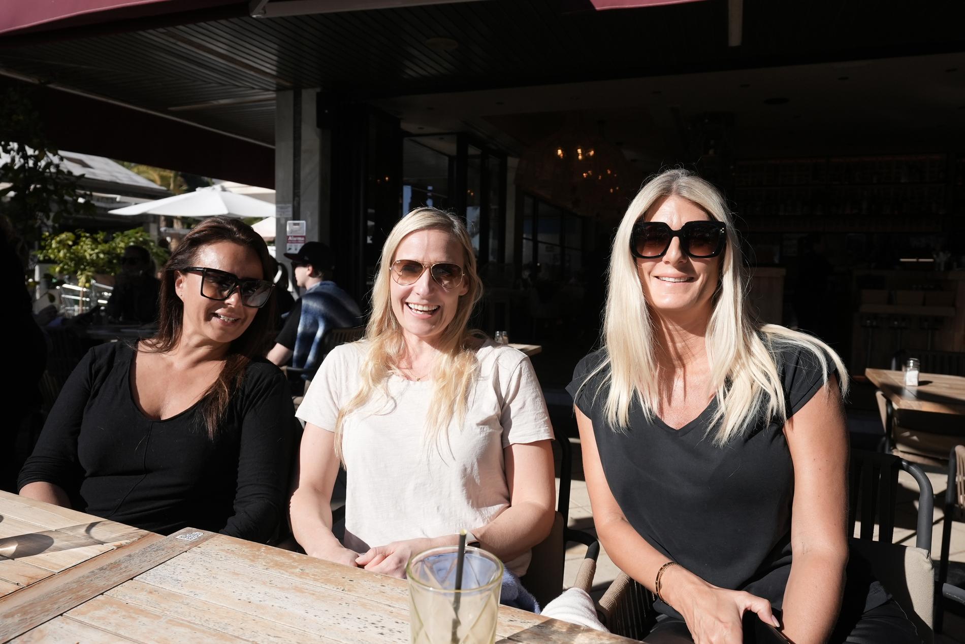Nadia Belalia, 46, Pernilla Bjurman, 43, och Anna-Karin Almén, 46, ser fram emot att kunna köpa svensk snabbmat i Marbella.