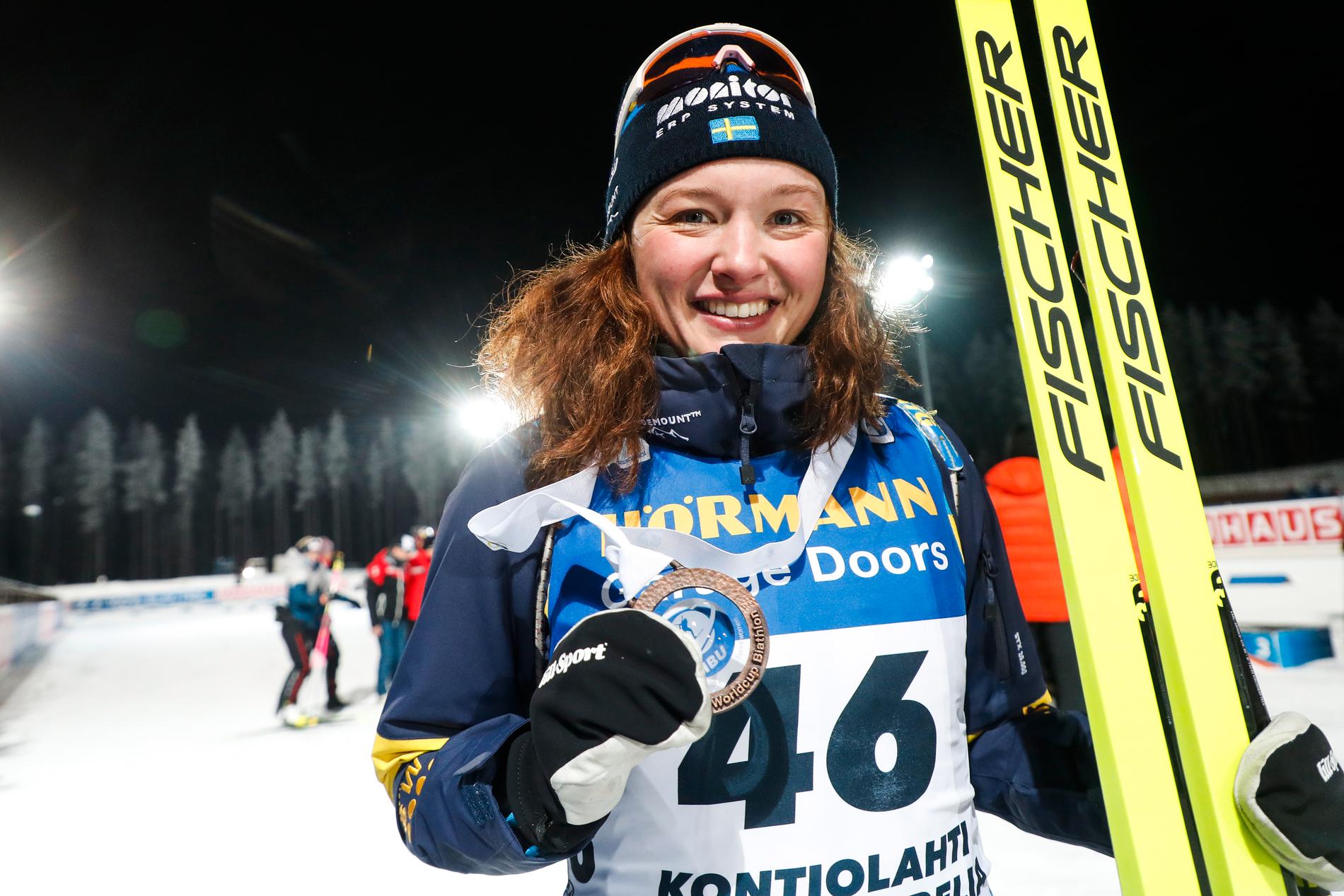 Linn Persson saknas i Sveriges lag i mixedstafetten i skidskytte-VM