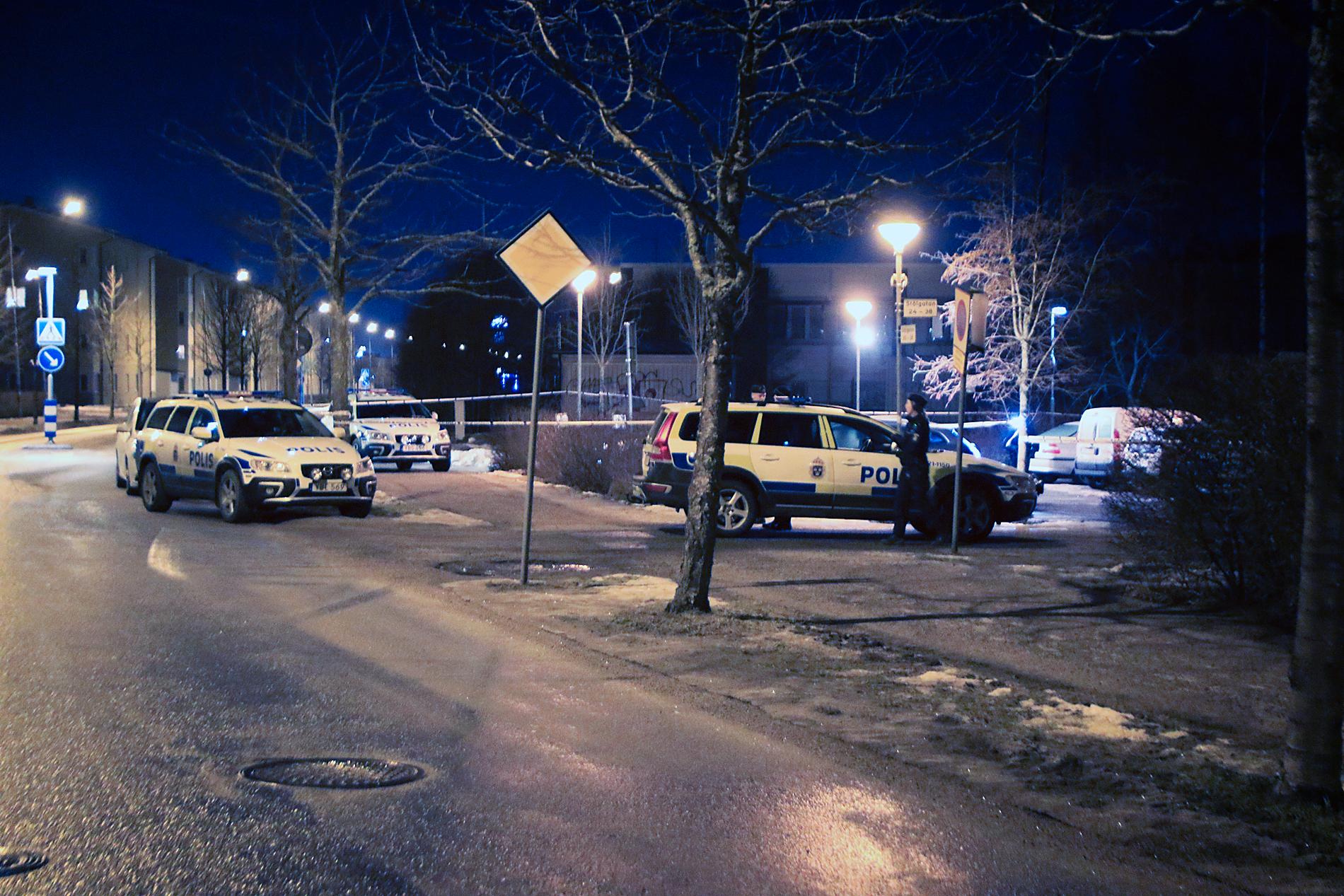 Skottlossningen inträffade på Stålgatan i stadsdelen Slavsta i Uppsala.