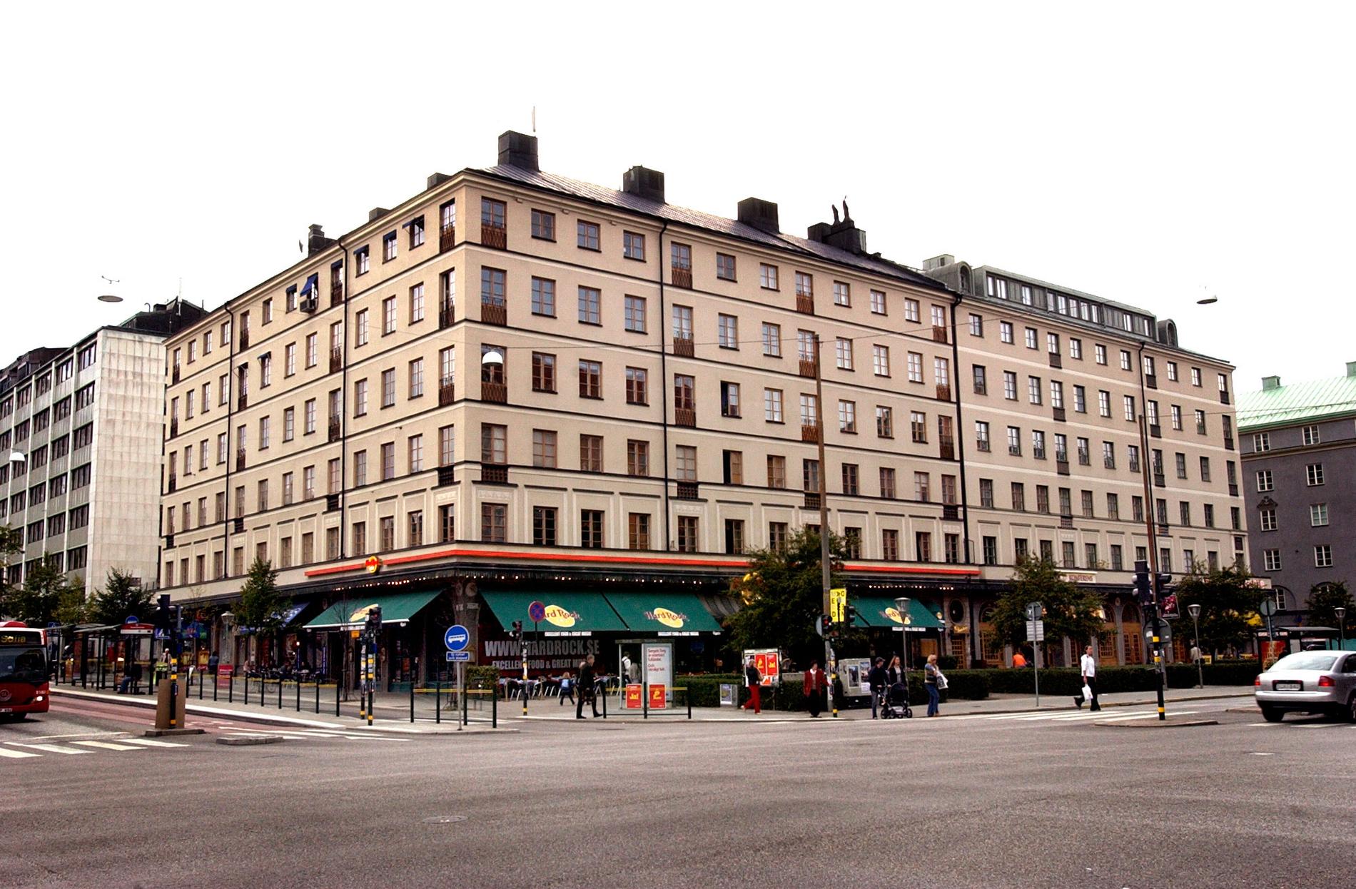 Här, på Sveavägen 77 i Stockholm, bor flera i fackförbundet Kommunals ledning.