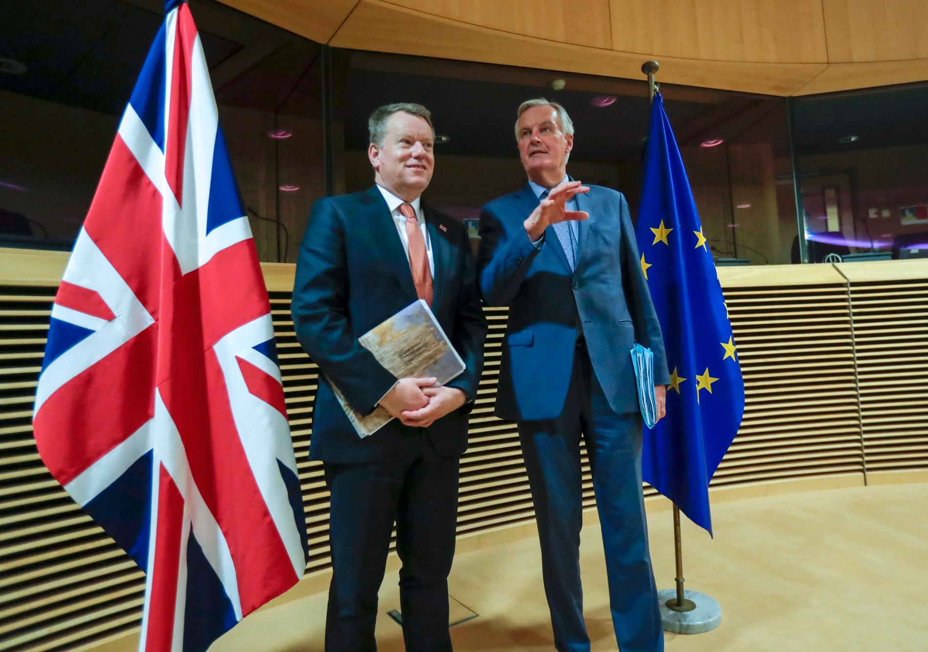 Storbritanniens brexitförhandlare David Frost tillsammans med EU:s chefsförhandlare Michel Barnier. Trots brexit är Storbritannien det land som har flest ackrediterade journalister på plats i Bryssel. Arkivfoto.