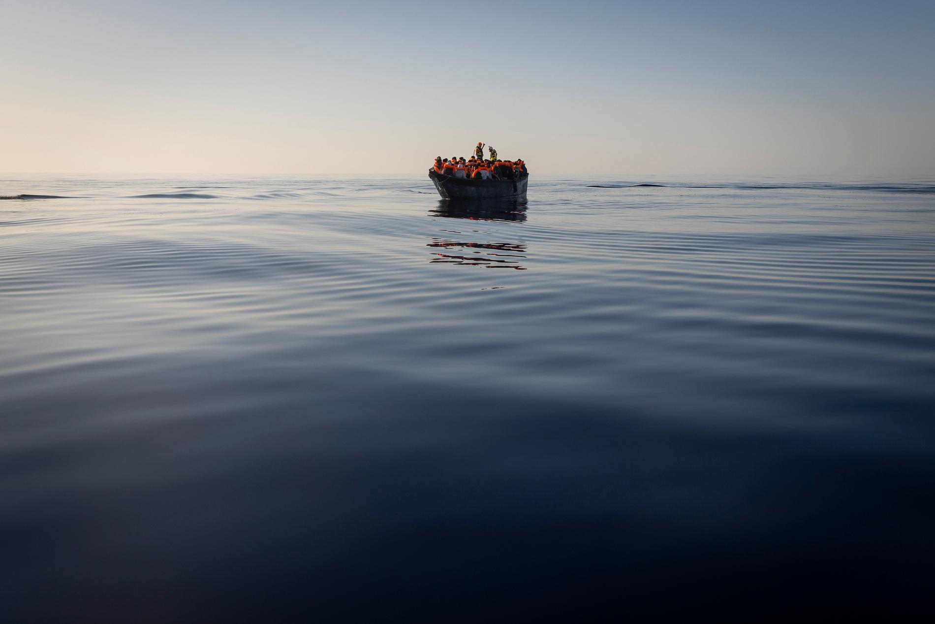 Migranter under en annan räddningsoperation på Medelhavet i slutet av augusti.