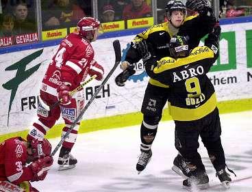 Niklas Anger gör 1-1 mot Timrå och tänder hoppet för AIK, som sedan vann straffläggningen.