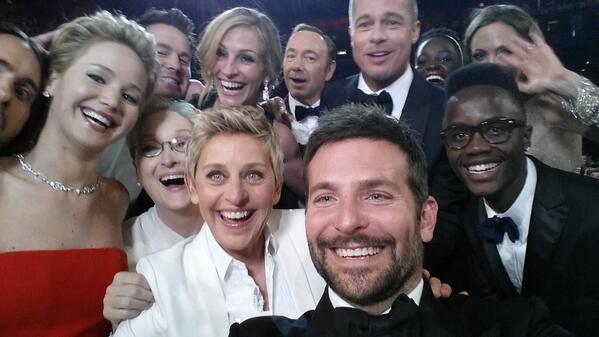 Ellen DeGeneres berömda selfie från Oscarsgalan 2014.