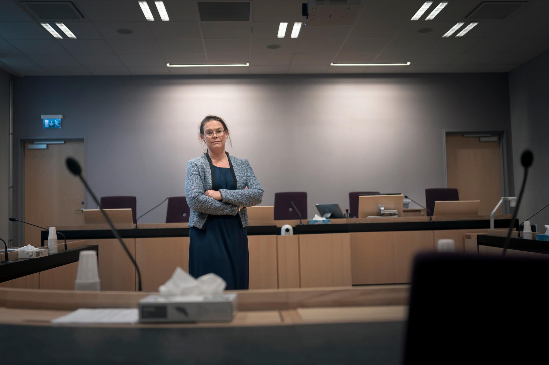 Åklagaren Helena Rosvall följer utvecklingen av den nya sexualbrottslagstiftningen. Hittills har bara en knapp handfull fall av det nya brottet oaktsam våldtäkt nått domstolarna.