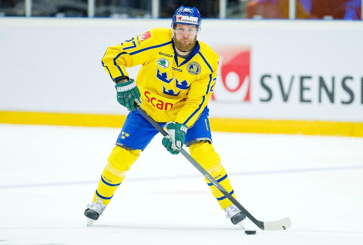 Linus OmarkÅlder: 29.Klubb: SalavatYulaev Ufa (KHL).Matcher/poäng i vinter: 58/55.Tre Kronor 2015/16: 6 /6.A-landskamper: 59.