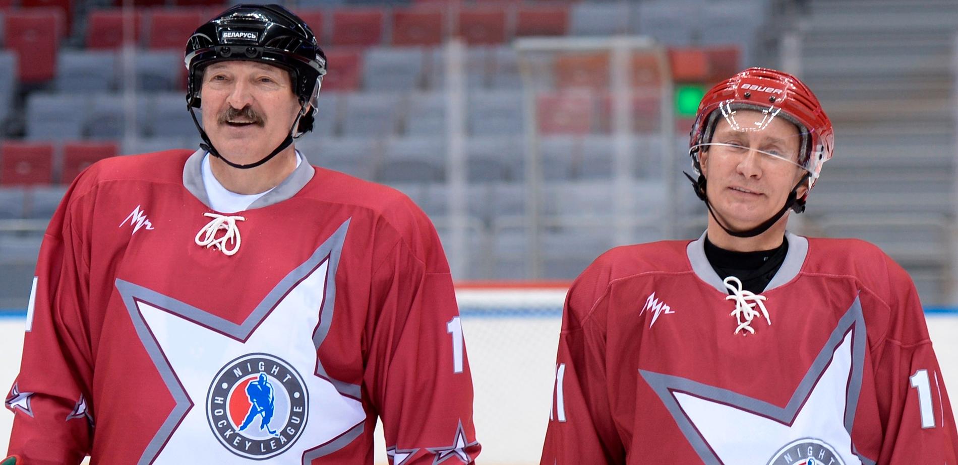 Lukasjenko och Putin myser tillsammans, inte bara på hockeyrinken.