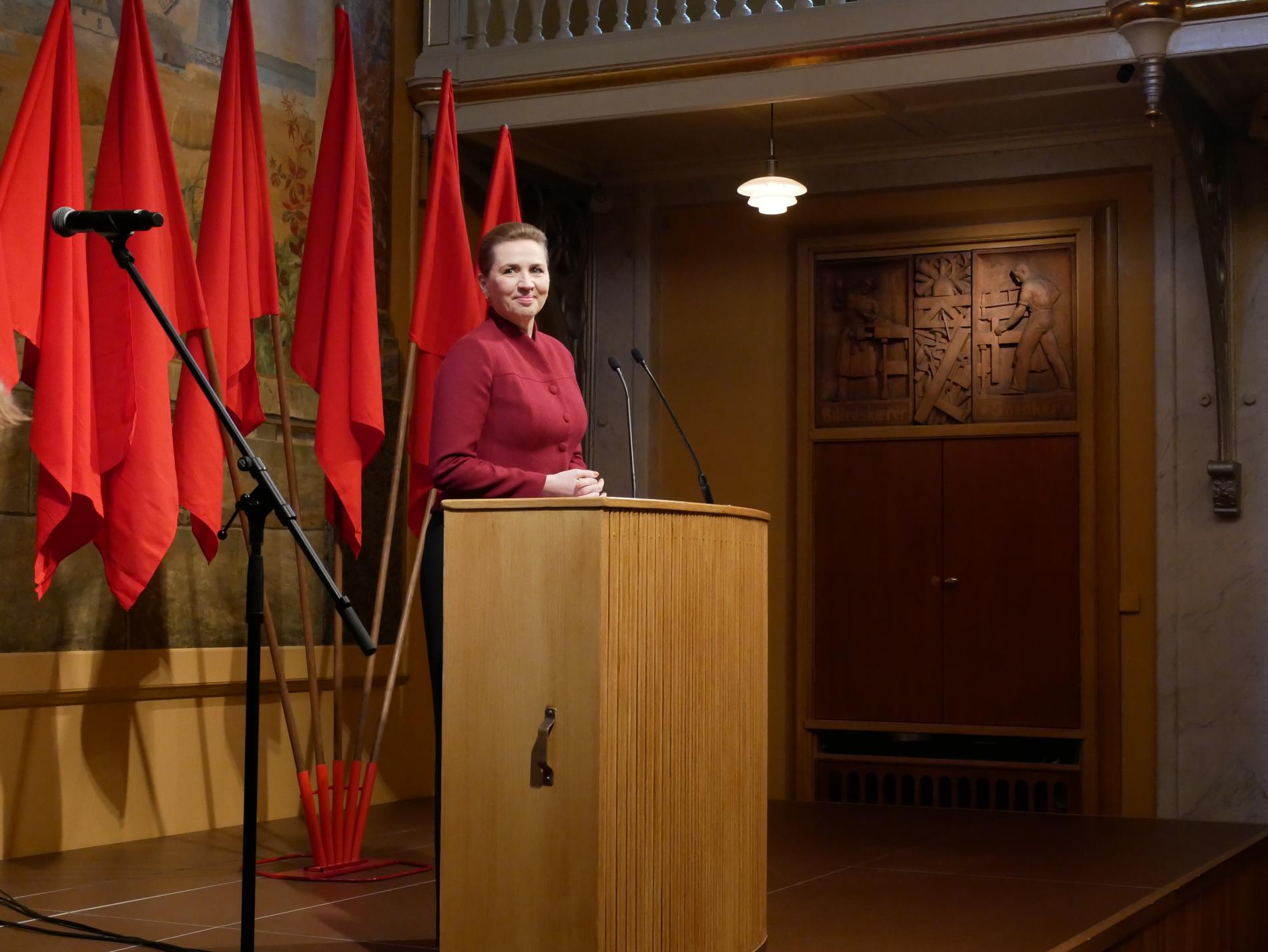 Statsminister Mette Frederiksen håller tal.