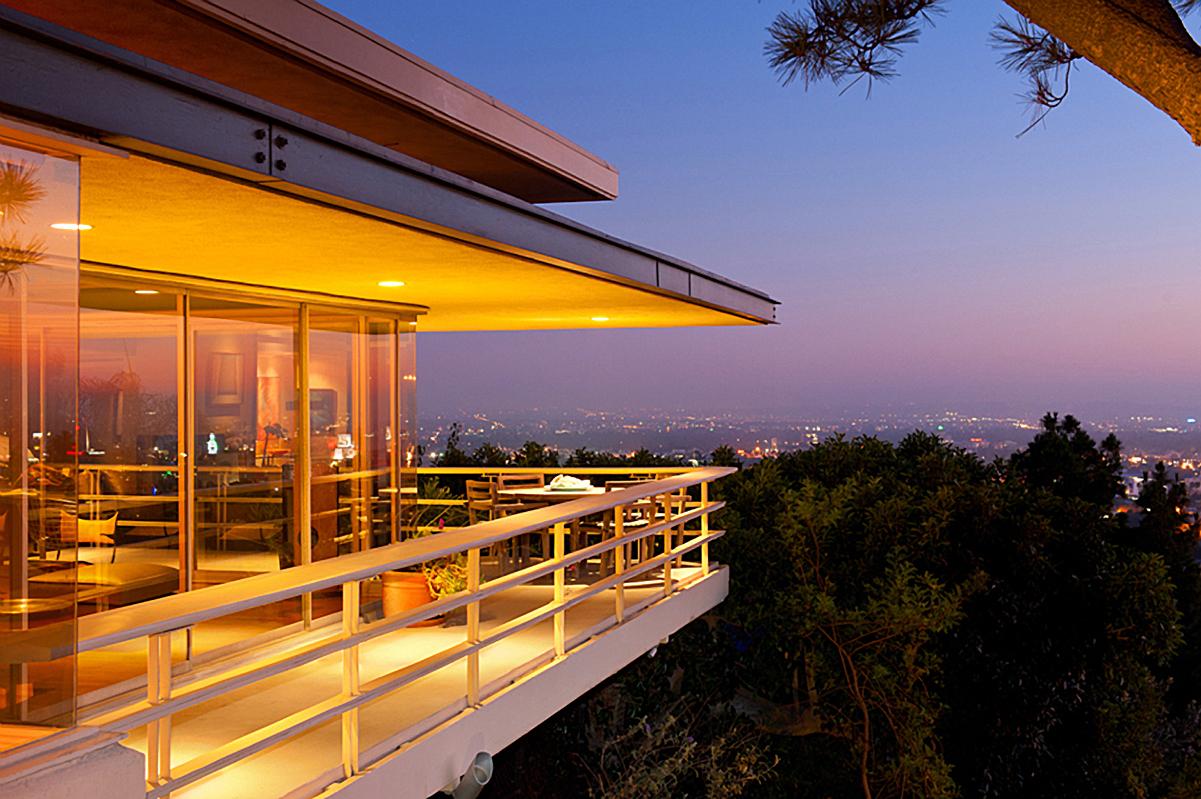 Så här flott bor Alexander Skarsgård i Los Angeles.