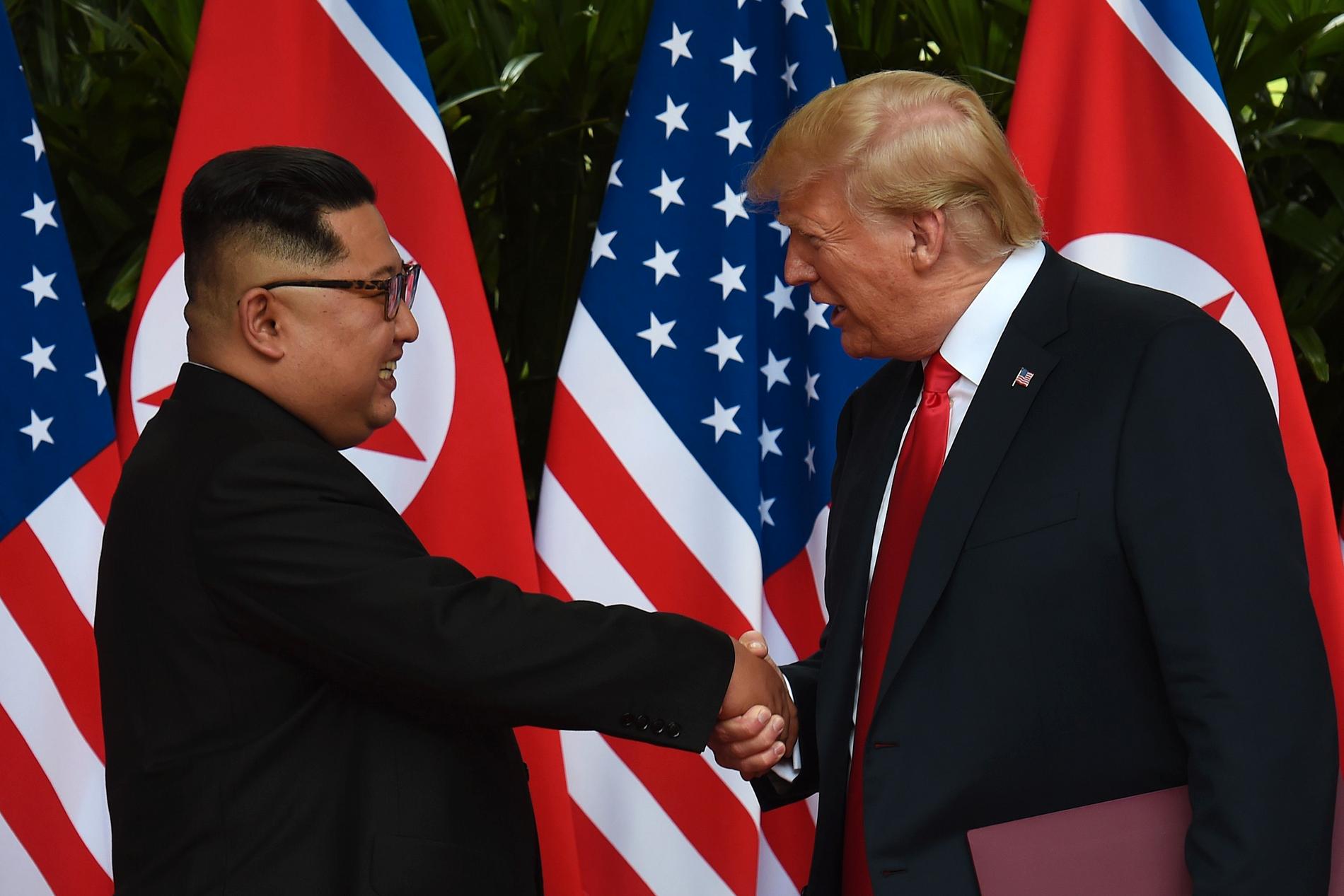 Kim Jong-Un och Donald Trump skakade hand i Singapore 