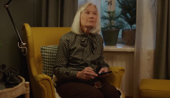 Ur reklamfilmen där ”mormor” spiller.