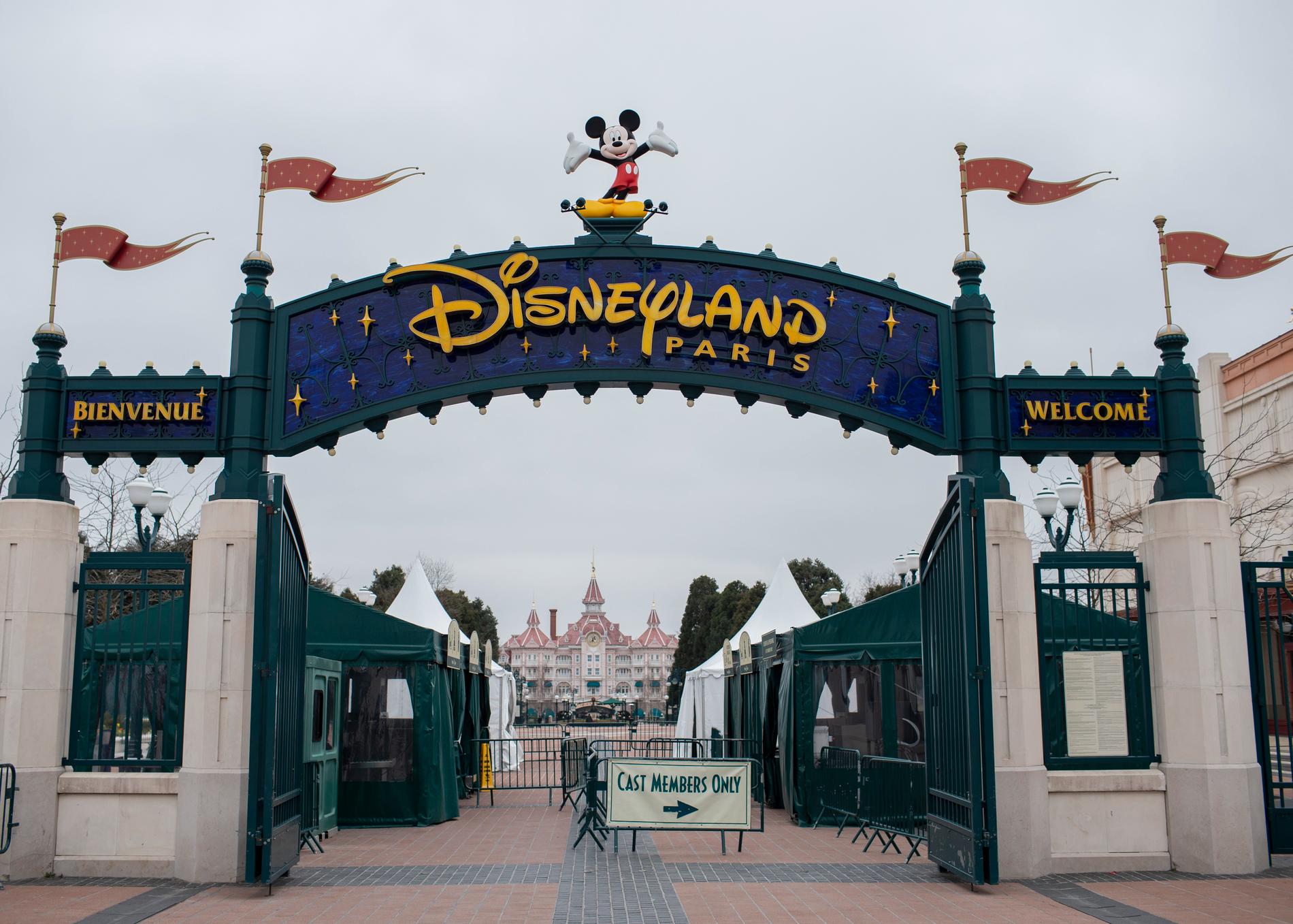 Disneyland i Paris gör sig redo att välkomna besökare igen. Arkivbild.