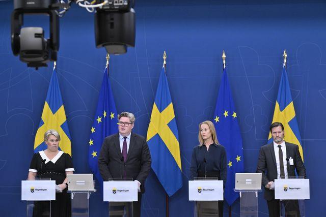Camilla Brodin (KD), Justitieminister Gunnar Strömmer (M) , Katja Nyberg (SD) och Martin Melin (L) vid en pressträff där de presenterar nya åtgärder mot den grova brottsligheten. 