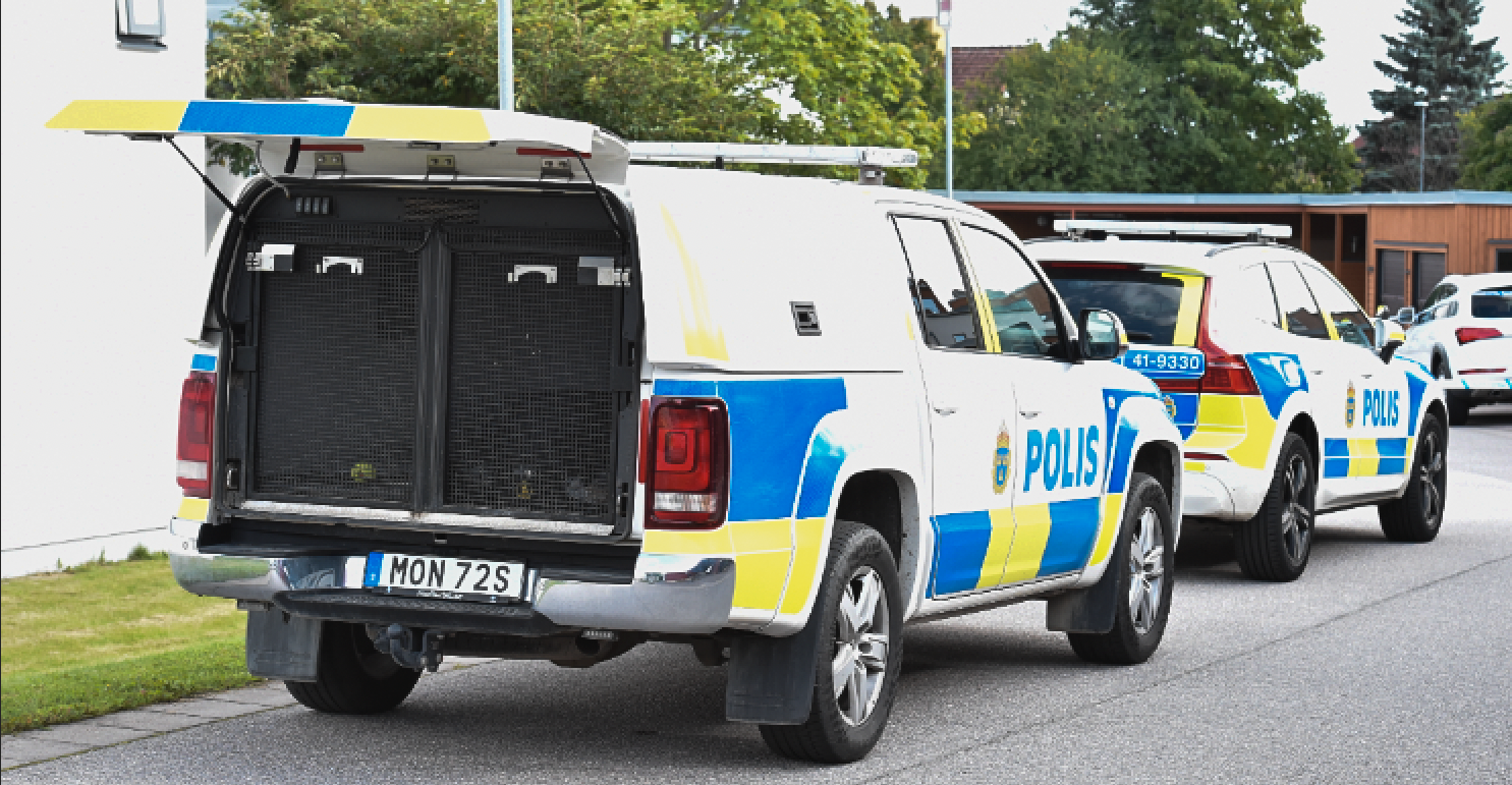 Polis på plats i Nyköping vid den tidigare skjutningen.