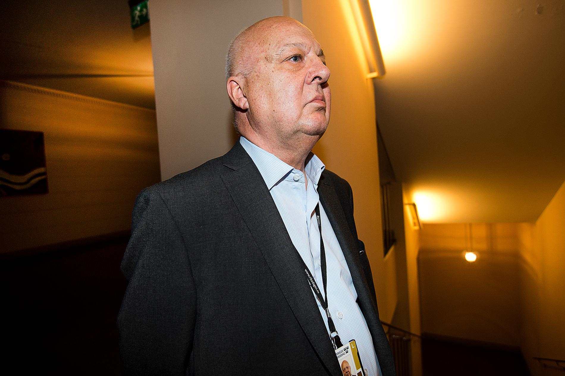 SD:s vice partiledare Jonas Åkerlund går till attack med mot den norska programledaren.