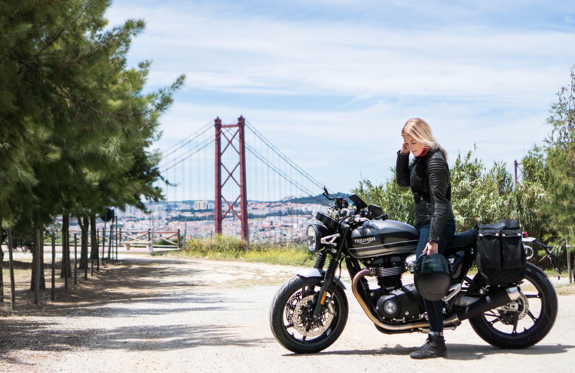 Hanna Johansson är uppväxt med motorcyklar. 
