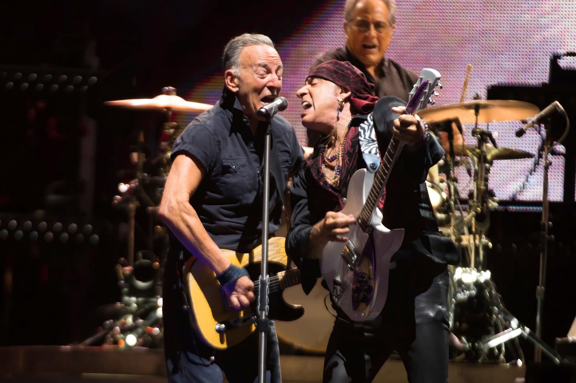 Bruce Springsteen och Steven Van Zandt under turnén 2023, innan "Bossen" blev sjuk. Arkivbild.
