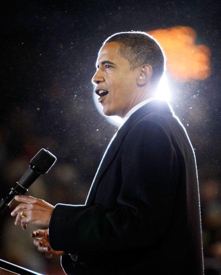Barack Obama har med sin stora kampanjkassa råd att satsa hårt på tv-reklam.