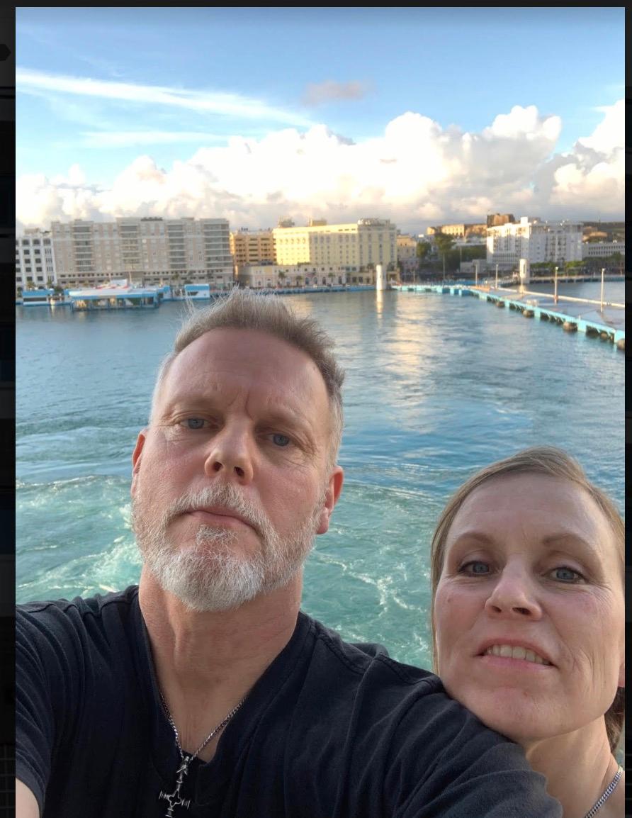 Svenska paret Petra och Robert Sandberg sitter i karantän på kryssningsfartyget Costa Luminosa.