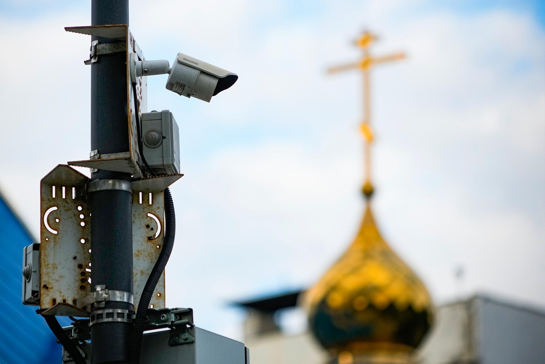 En övervakningskamera på en lyktstolpe i Rysslands huvudstad Moskva. Arkivbild.