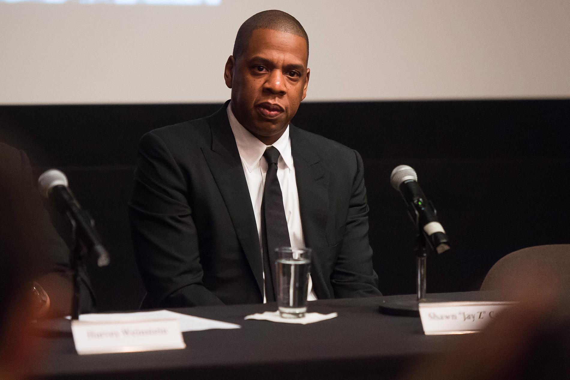 SEB har stämt Jay Z på 5 miljoner kronor.
