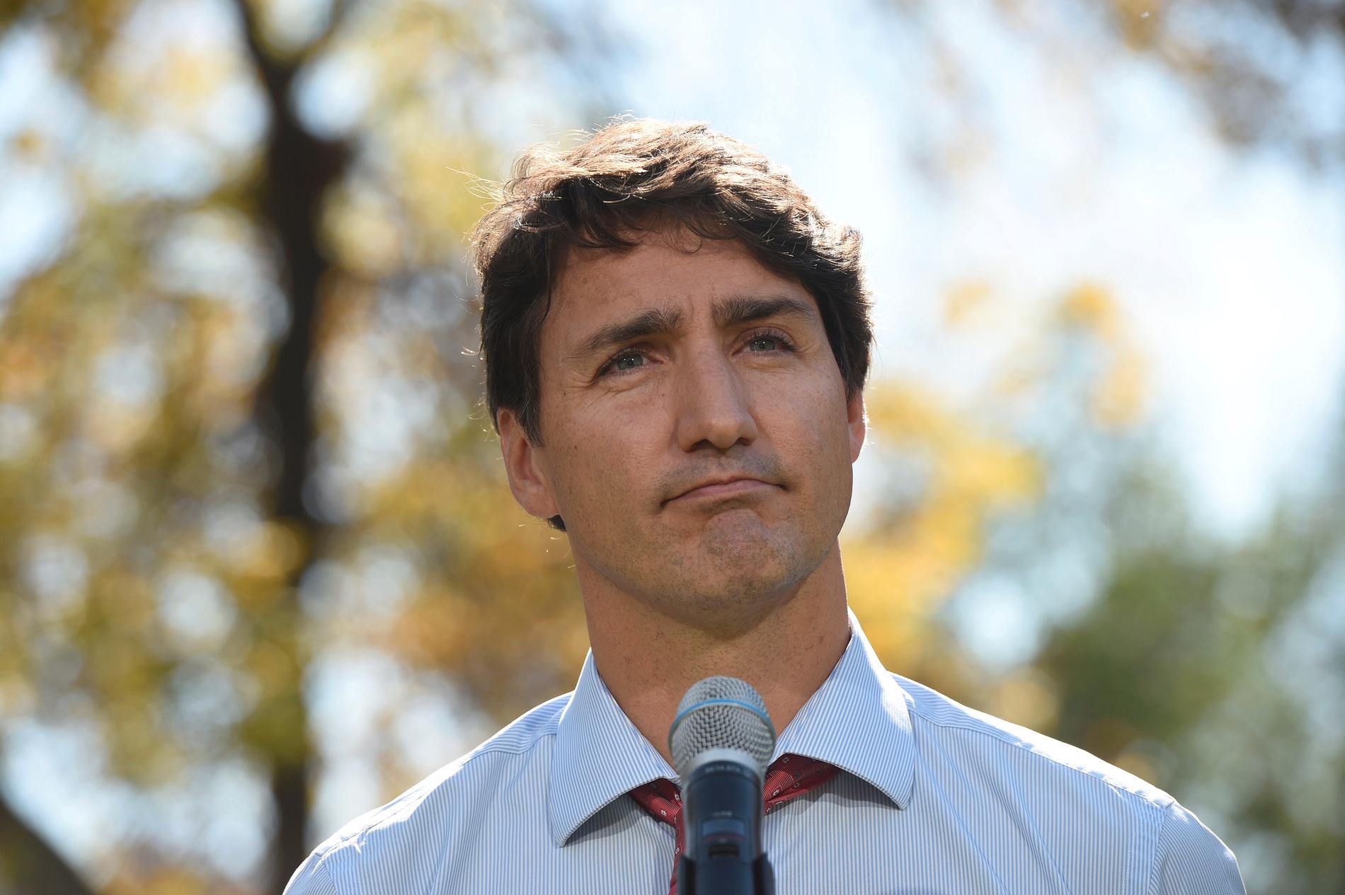 Kanadas premiärminister Justin Trudeau ber om ursäkt för att han vid flera tillfällen gjort så kallad "brownface-sminkning".