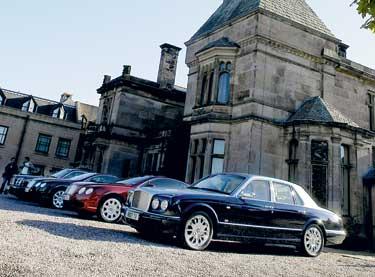 700 Bentley Arnage tillverkades förra året. Den normale kunden har en förmögenhet på över 200 miljoner dollar.