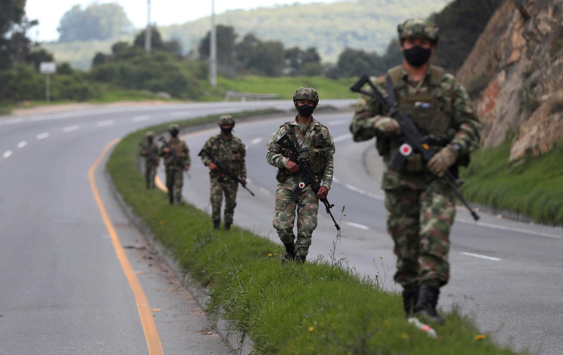 Colombiansk militär patrullerar. Arkivbild.