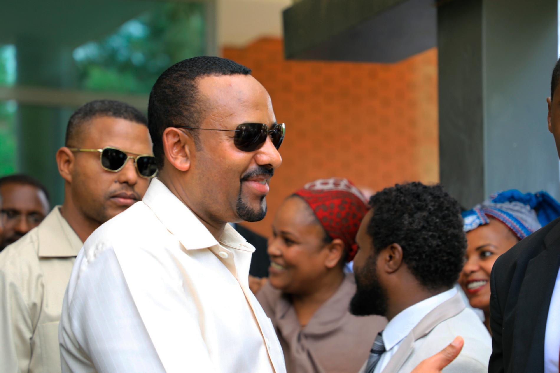Etiopiens premiärminister Abiy Ahmed när han kom till Sudans huvudstad Khartum på fredagen.