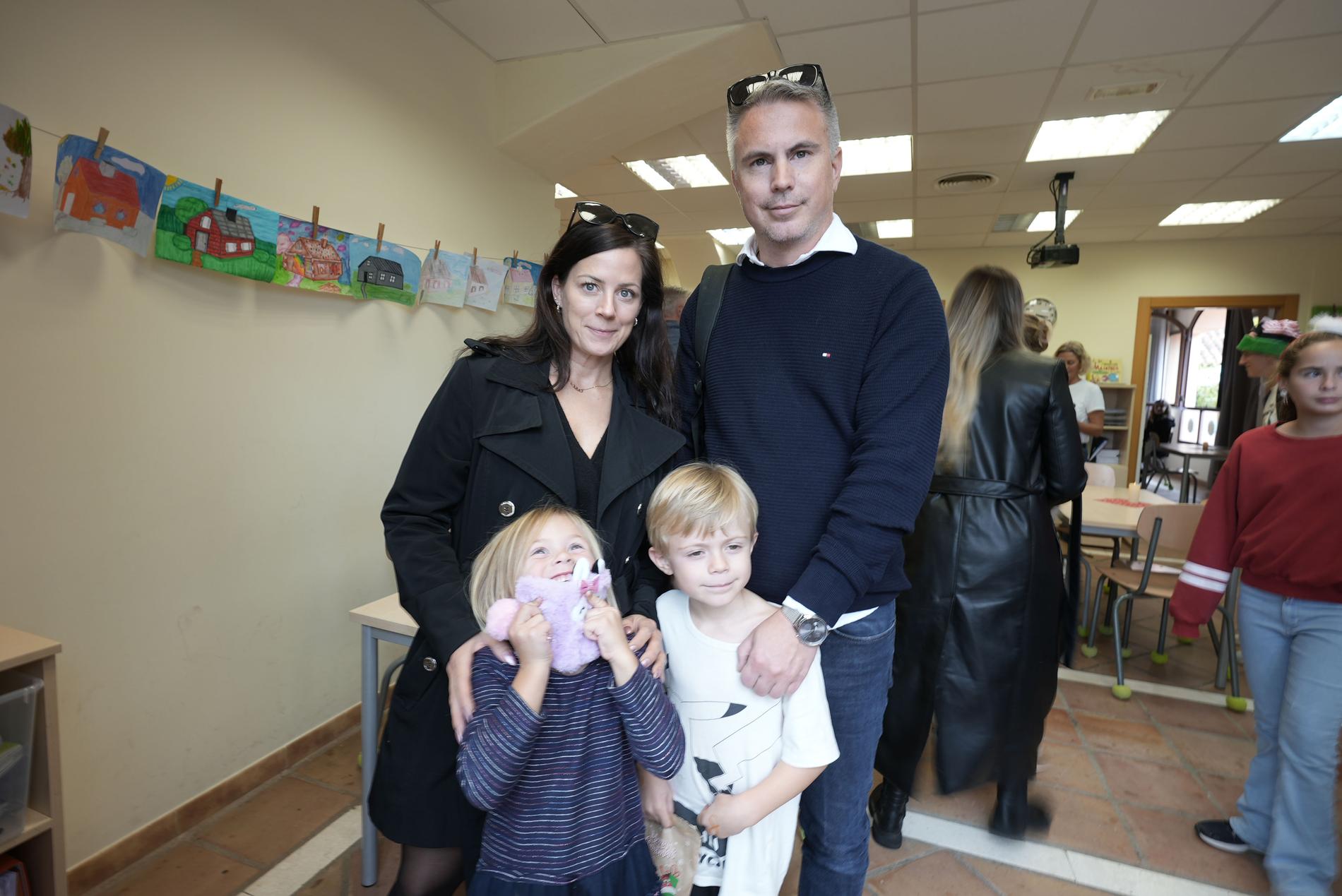 Sandra Wallin och hennes man Sebastian flyttade till Spanien i somras tillsammans med barnen Vincent, 6, och Angeline, 5. ”Att det fanns en svensk skola var viktigt för oss.”