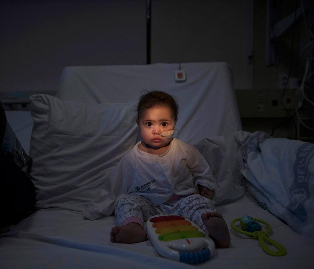 Mariam Hewa, 11 månader, är ett av de cancersjuka barn som fotats i kampanjen ”Skänk hopp”.