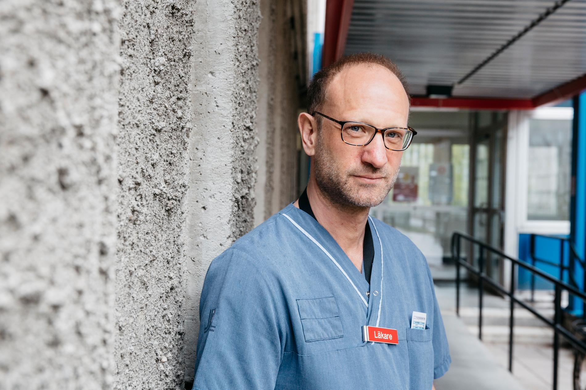 Christian Unge är överläkare på Danderyds sjukhus norr om Stockholm. 