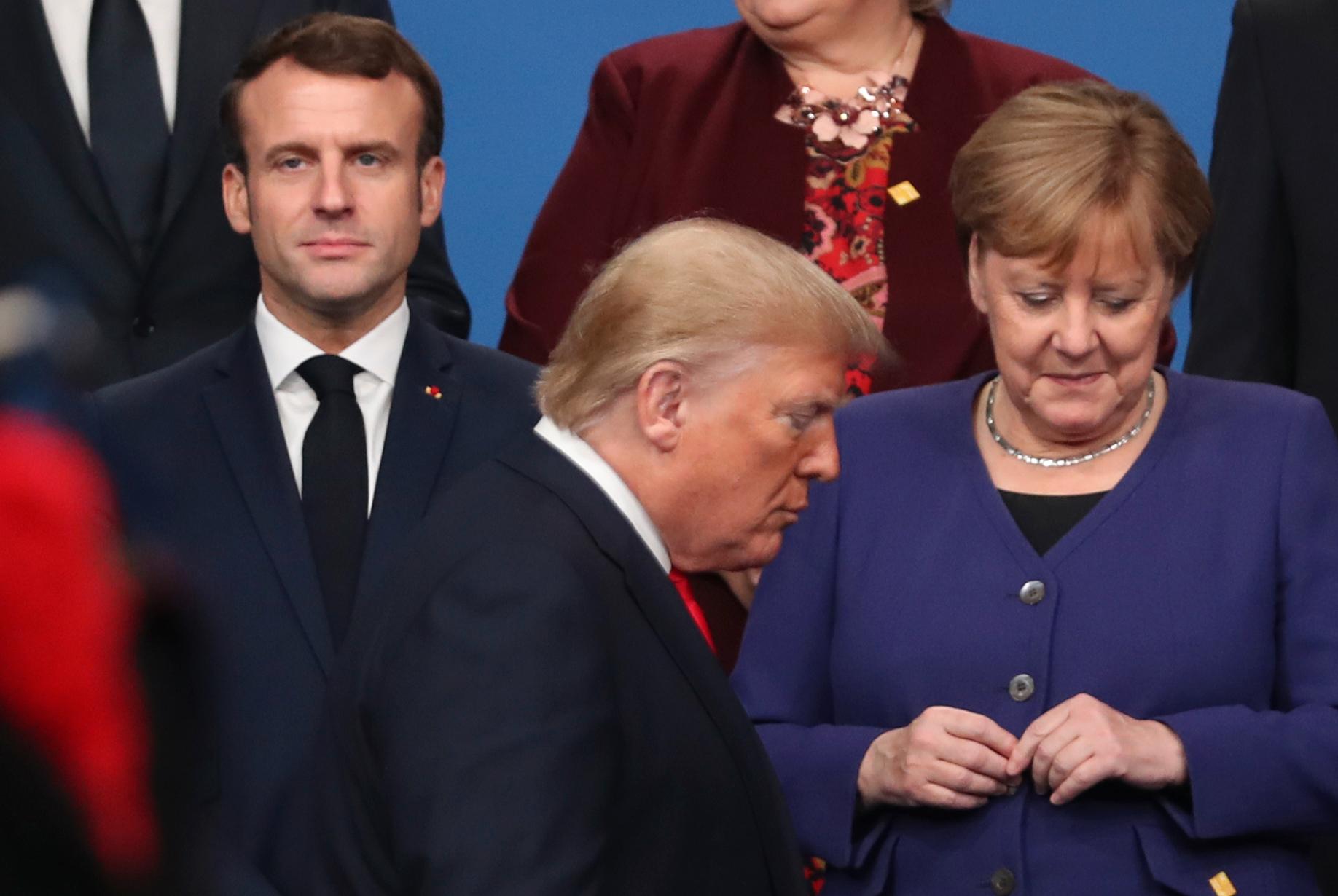 USA:s president Donald Trump med Frankrikes Emmanuel Macron och Tysklands förbundskansler Angela Merkel vid ett Nato-toppmöte i London 2019. Arkivbild.