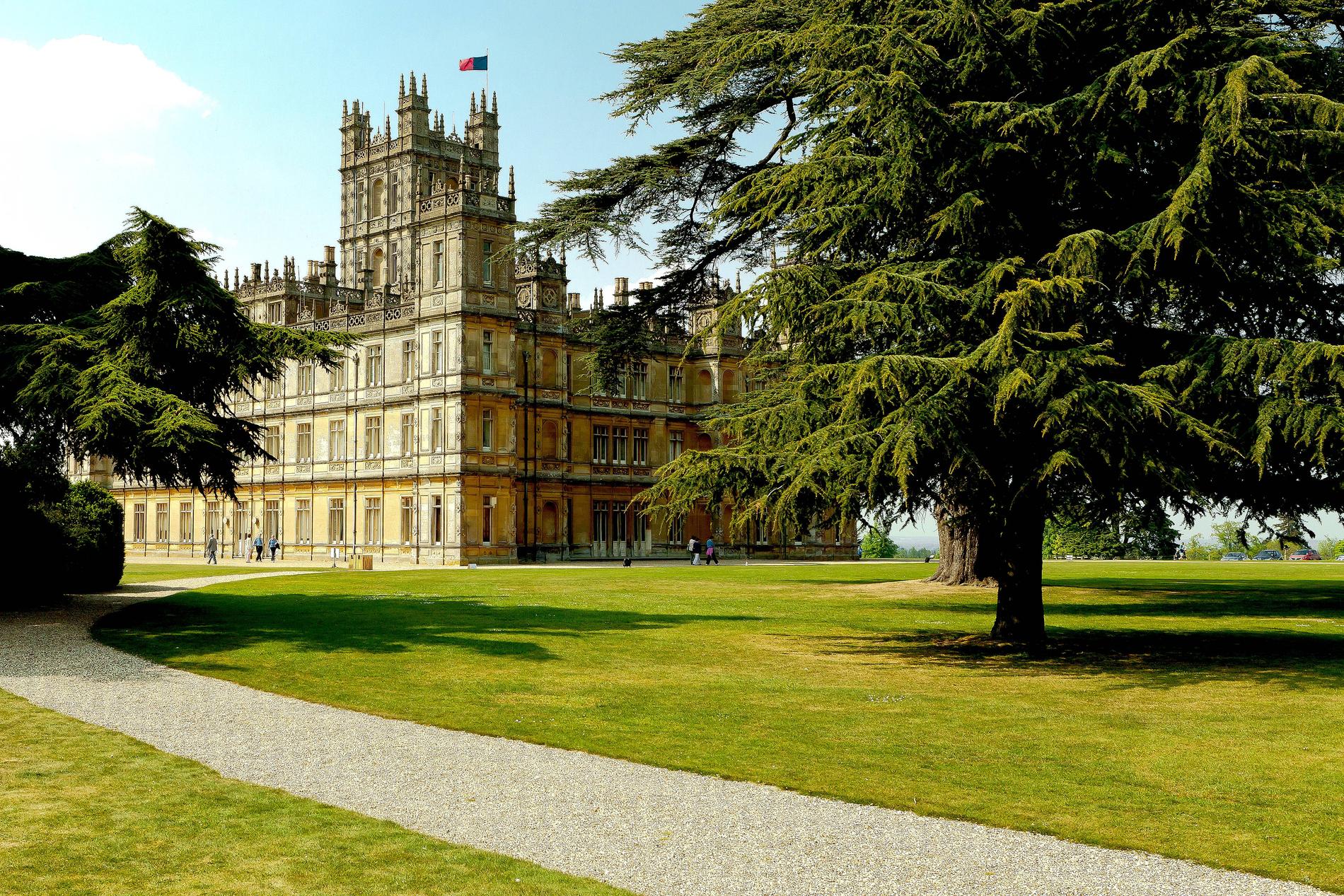 Downton Abbey heter i verkligheten Highclere Castle.