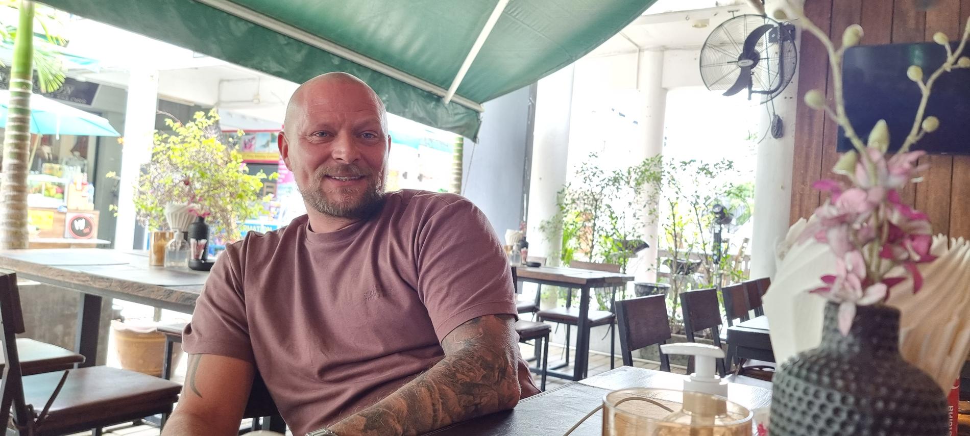Patric Vallgårda på sin restaurang Harrys i Patong, Phuket.