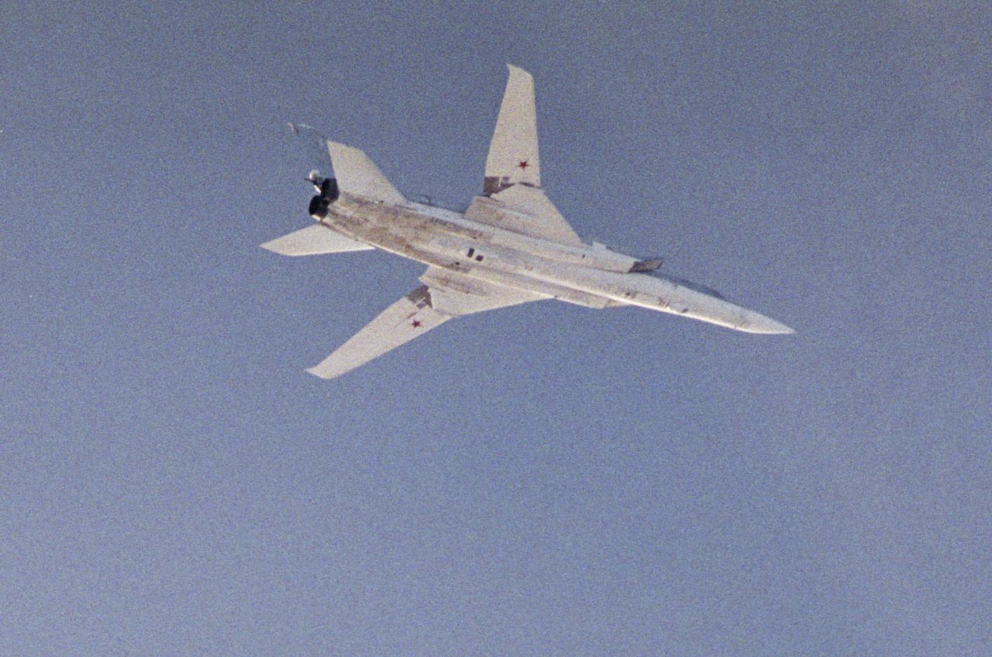 Försvarets bild på en TU-22 från 18 oktober 2011