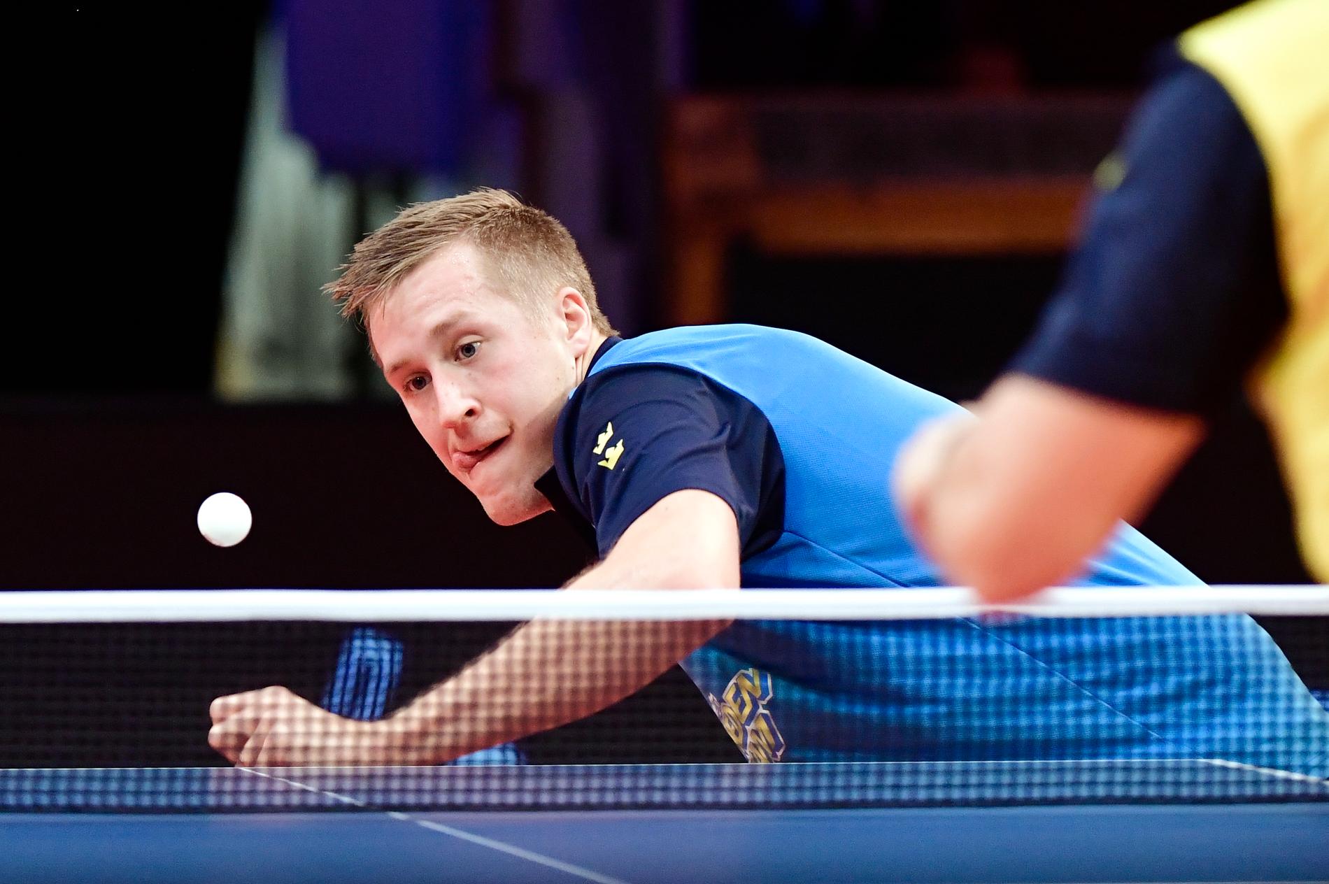 Mattias Falck vann mot Kristian Karlsson i herrsingelns kvartsfinal i Swedish Open Championship i bordtennis i Eriksdalshallen.