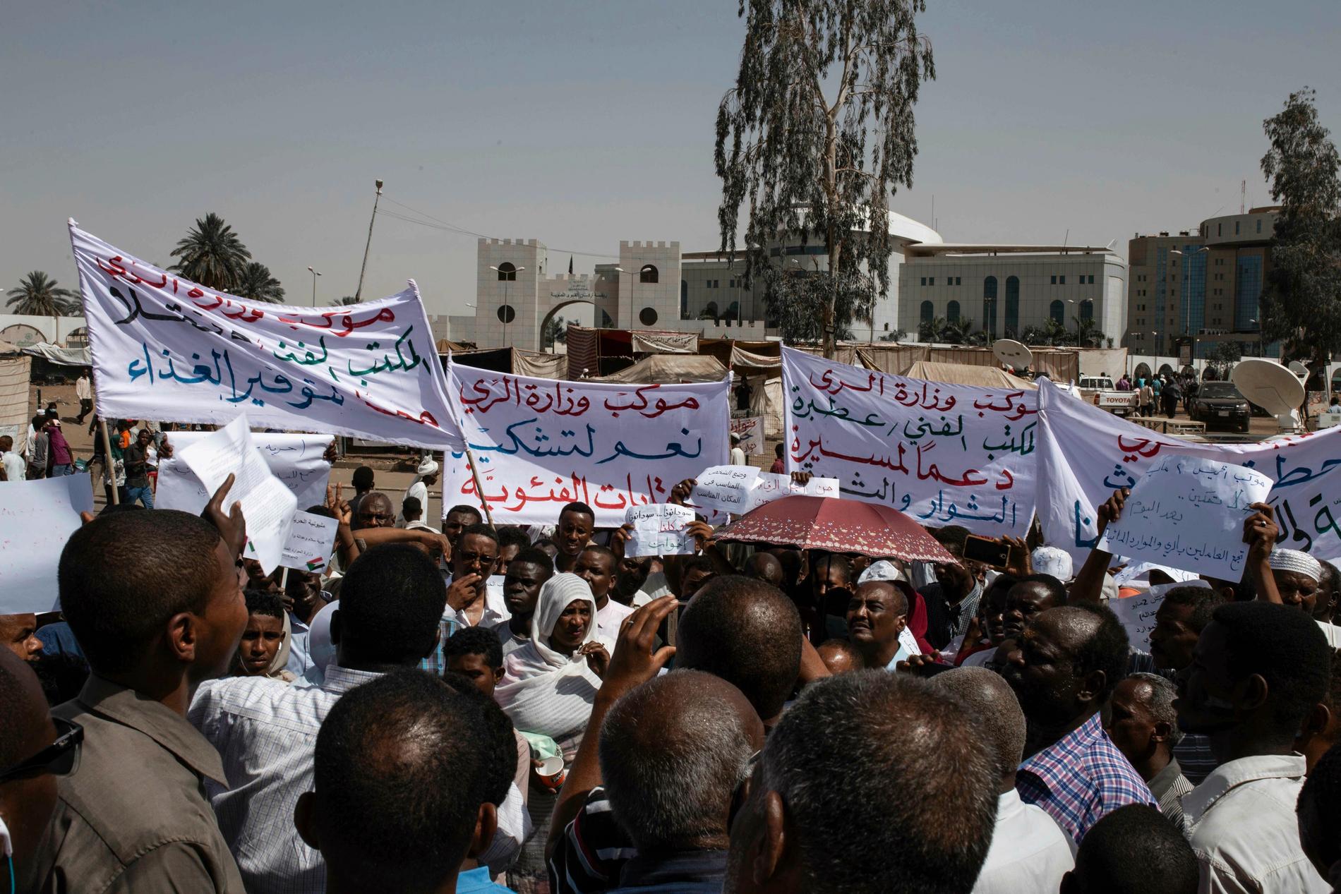 Den 3 juni dödade sudanesisk milis ett stort antal människor i samband med ett ingripande utanför militärhögkvarteret i huvudstaden Khartum. Bilden är tagen i maj i år.