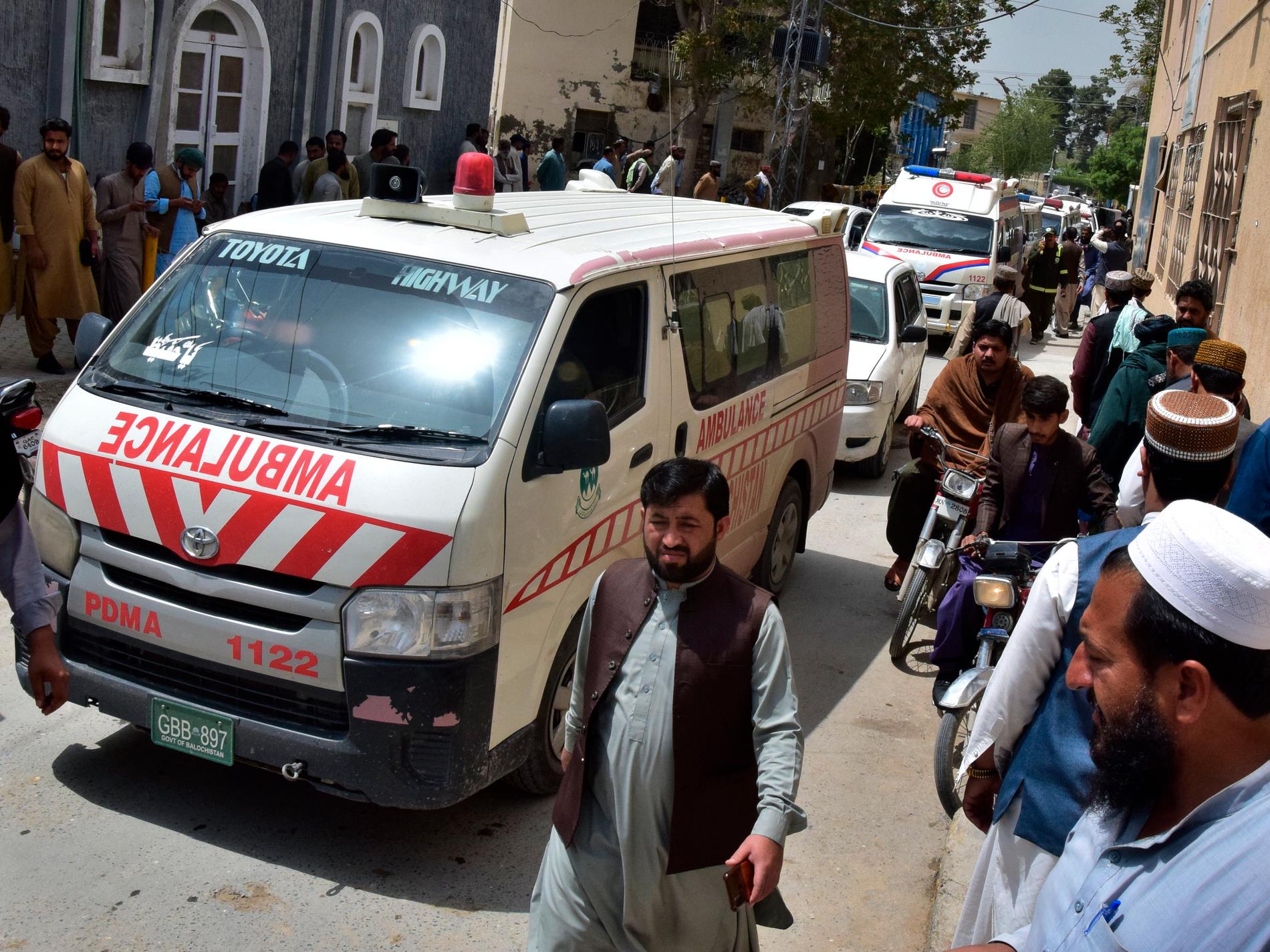 Nio döda efter busskidnappning i Pakistan
