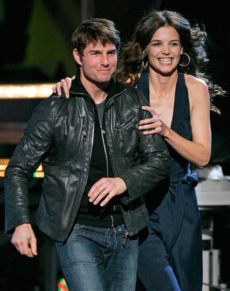 16 ÅRS ÅLDERSSKILLNAD Katie var bara 26 när hon började dejta den då 42-årige Tom Cruise.