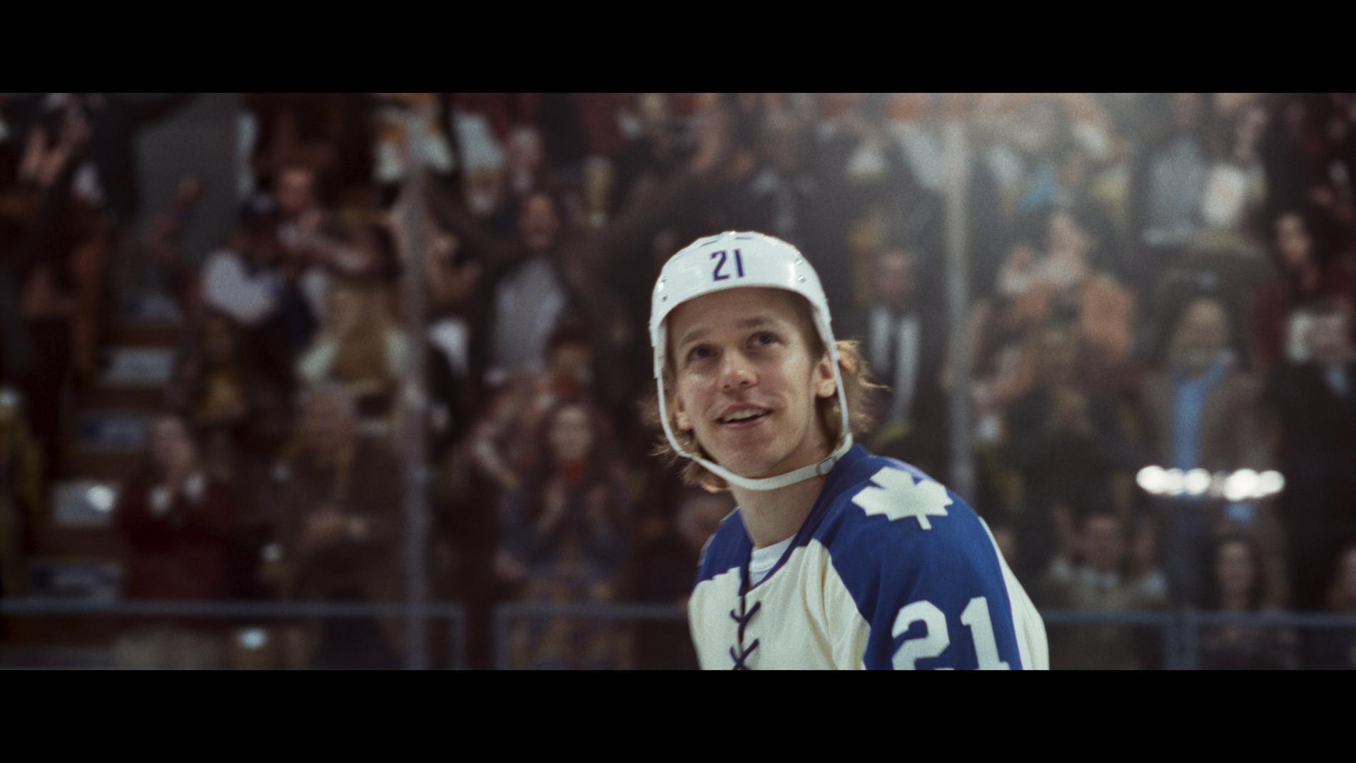 Valter Skarsgård som Börje Salming i tv-serien om ishockeyikonen, som har premiär i november. Pressbild.